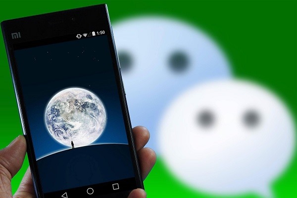 微信朋友圈怎么可以发异地假位置，很多类似虚拟位置软件都需要微信旧版本，有没有新版微信也可以的？